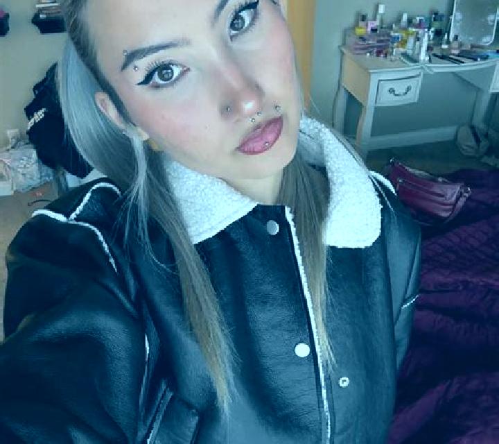 Constanza Loncoche escort