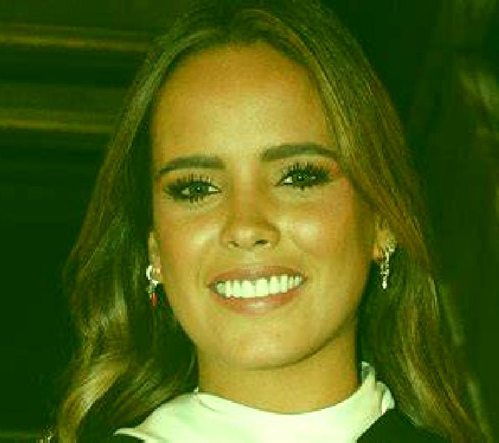 María Jesús Camarones escort