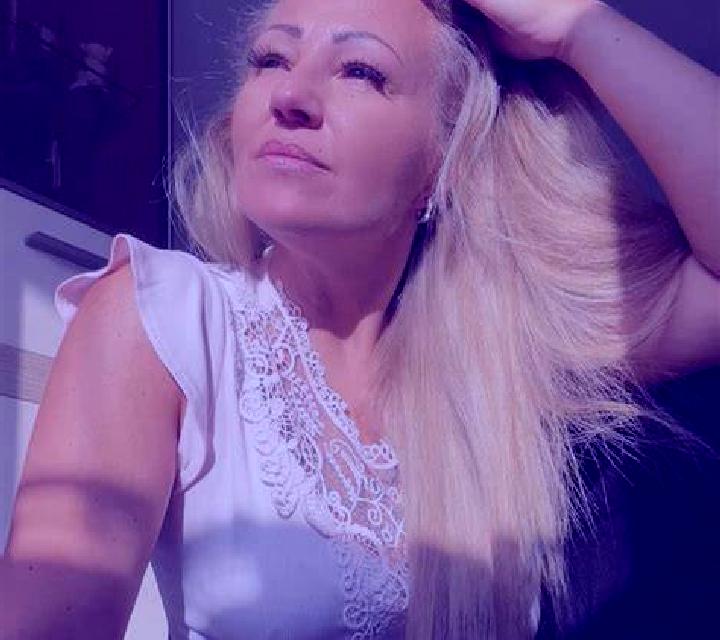 Regina Cholchol escort